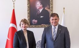 Başkan Tugay Birleşik Krallık Türkiye Büyükelçisi’ni ağırladı