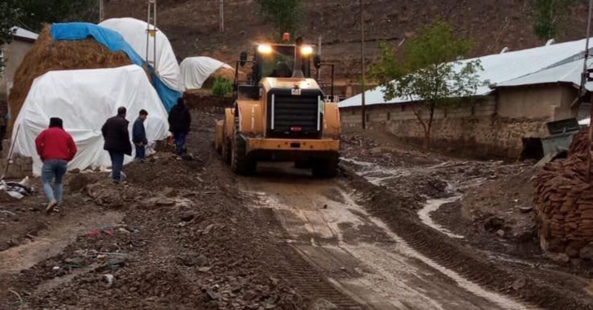 Van’da şiddetli sağanak, sel ve taşkınlara yol açtı